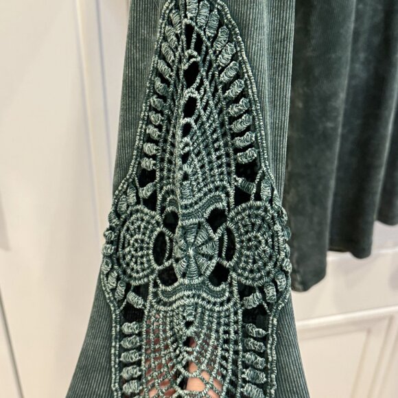 NWT Torrid 2xl Green Long-Sleeve T-Shirt with Crochet Detail Boho Ribbed Knit - Picture 4 of 7